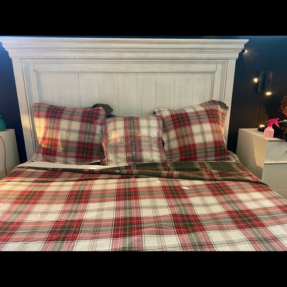 SOLD Pottery Barn Cambridge Set (King/ Cal King) - Picture 4 of 6